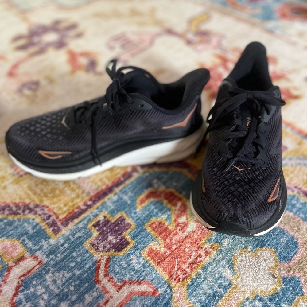 Hoka - Picture 2 of 10